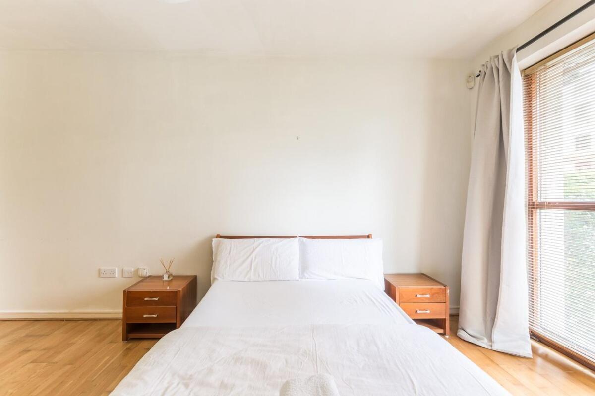 Apartment Spacious Two Bedroom *