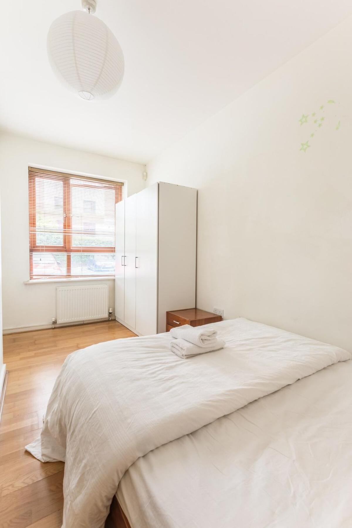 Apartment Spacious Two Bedroom *